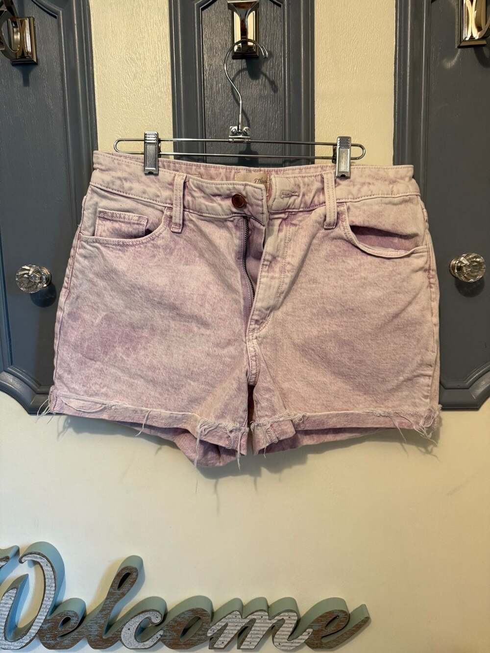 Universal Thread Women's Purple Acid Wash Raw Hem Denim Shorts Size 8/29